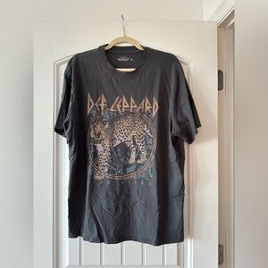 ABERCROMBIE & FITCH SOFT A&F COLLECTION DEF LEPPARD TEE